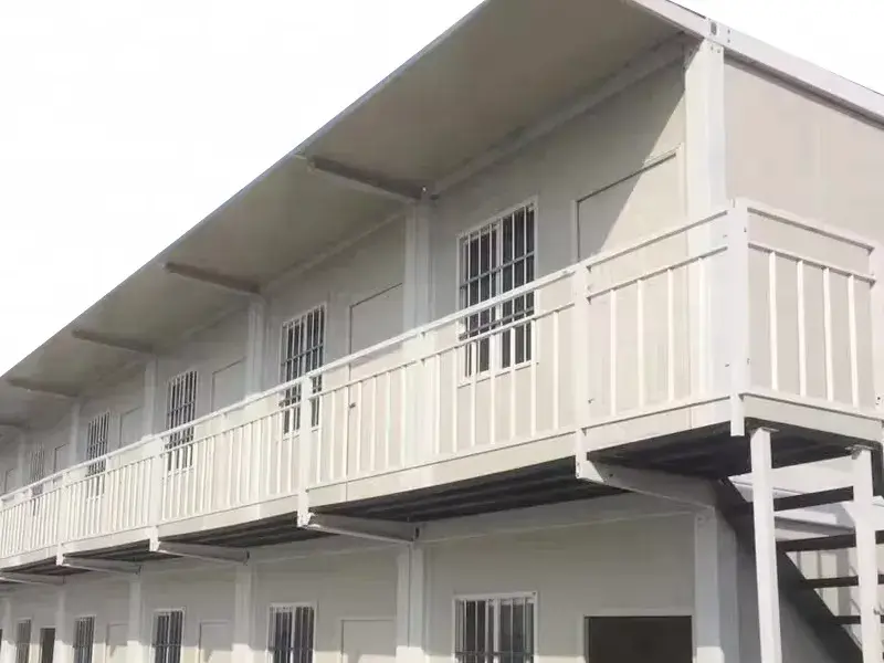 ষ্টীলৰ পাত্ৰ ছাত্ৰাবাস
