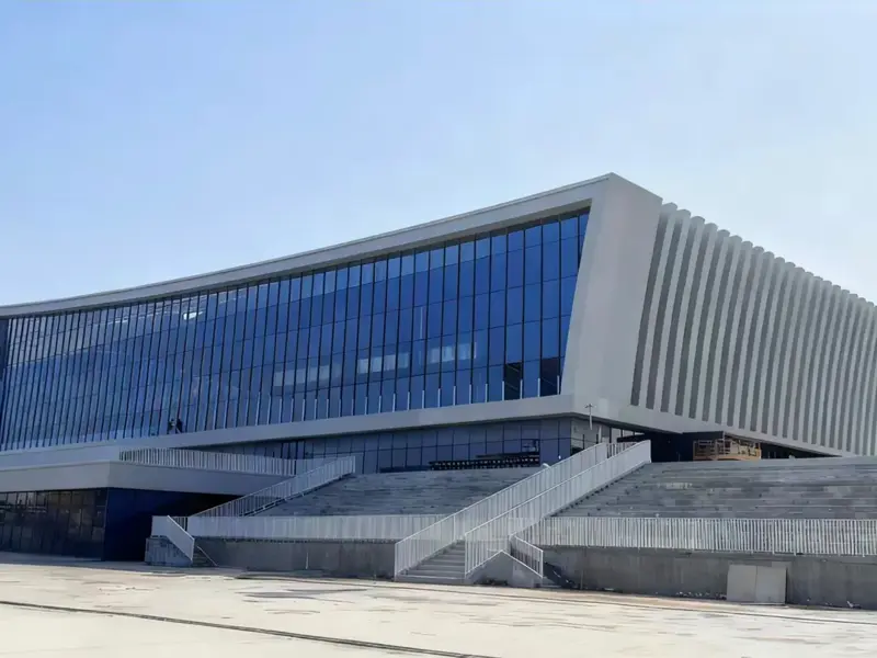ষ্টীল ষ্ট্ৰাকচাৰ স্কুল জিমনেছিয়াম
